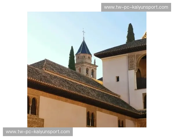 格拉纳达的红白荣耀与马拉加的蓝色梦想：安达卢西亚德比的激情碰撞